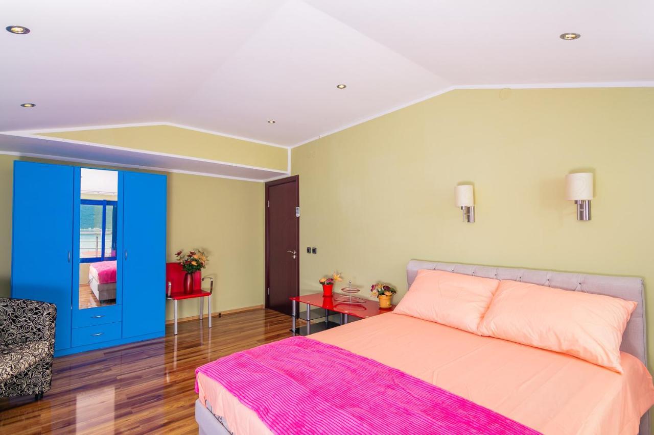 Ðenovići Villa Sea-N-Sun, 7 Bedrooms & Pool, Nearby Portonovi Marina. מראה חיצוני תמונה